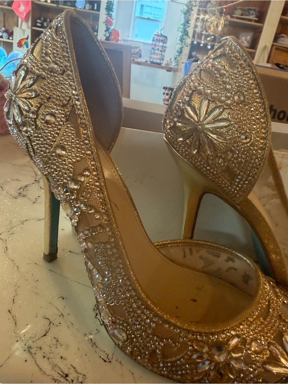 Betsey Johnson Embellished Gold High Heel Pumps - Women's Evening Shoes size 9 - Picture 5 of 14